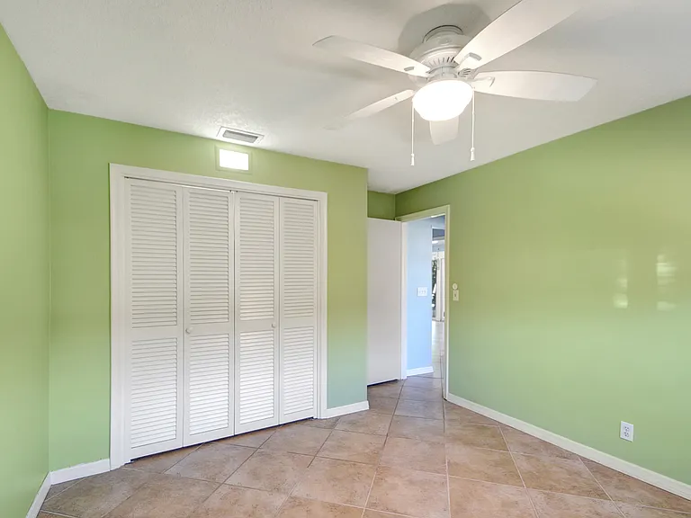 W Terrace Dr — Photo 33