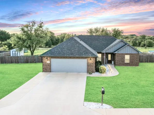 109 Indian Creek, Trenton, TX 75490