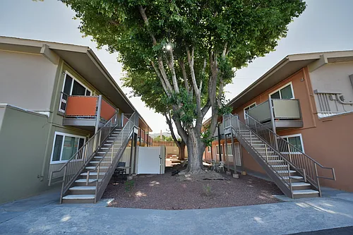 Spacious and Updated 2 Bed / 1 Bath Apt in the NE! Photo 1