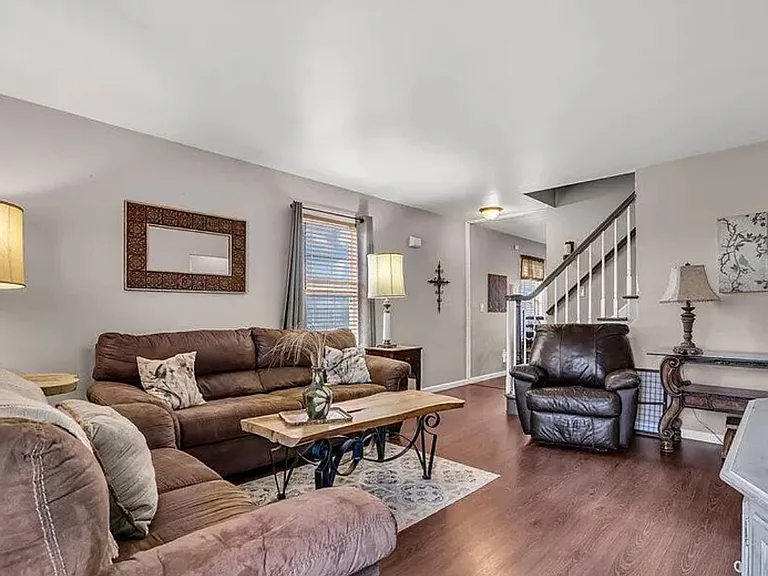 501 Champlain St — Photo 2
