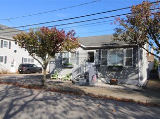 60 Parkside Dr, Point Lookout, NY 11569