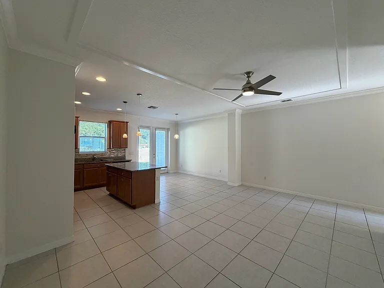 1018 Capitol Hill Ct — Photo 12
