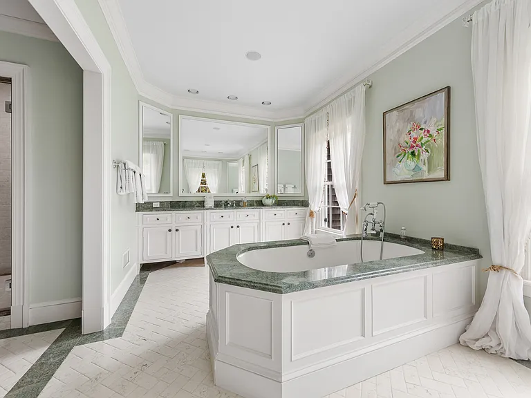 306 Old Stone Hwy — Photo 11