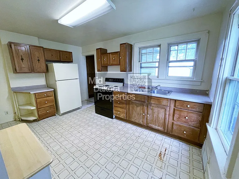211 & 213 N Edmunds St — Photo 4