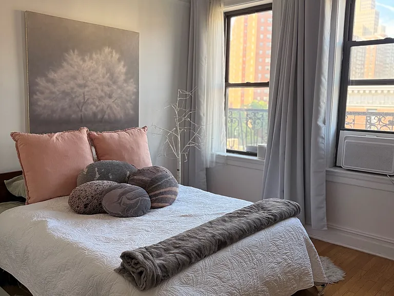 31 Tiemann Pl #68 — Photo 2