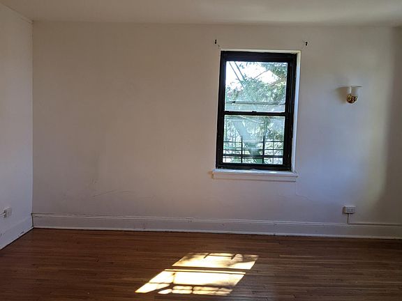 5th image of 67 Wesley Ave #3A