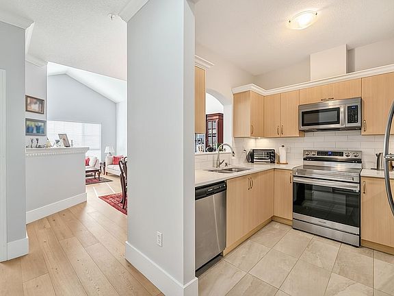 2nd image of 2985 Princess Cres #405