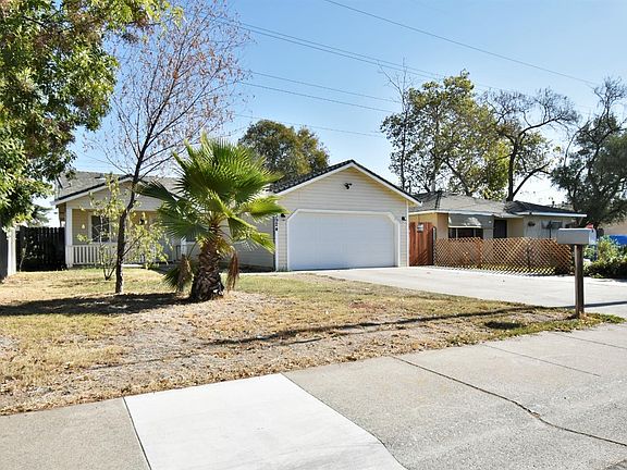 2nd image of 3924 Mahogany St