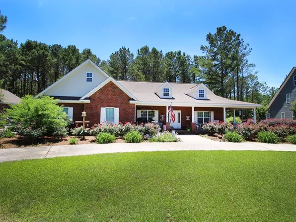 126 Sweetwater Dr, Thomasville, GA 31757