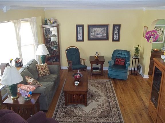 2nd image of 5041 N Merrimac Ave