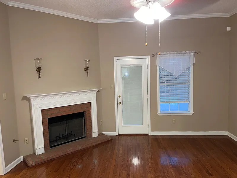 3 bed, 2.0 bath, 1487 sqft, $1,849 — Photo 4