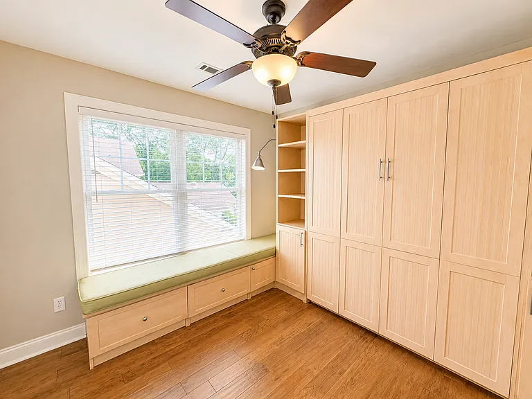 210 Anderson St — Photo 9