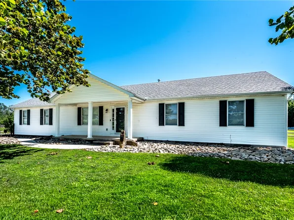 94 Fawn Ln, Blanchester, OH 45107