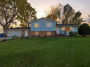 111 Sidehill Dr, Waterloo, IA 50701