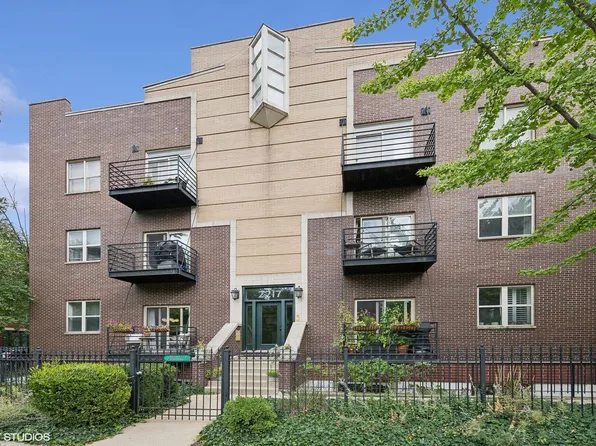2217 N Oakley Ave APT 1N, Chicago, IL 60647