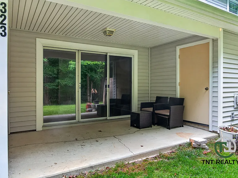 323 Constitution Cir — Photo 23