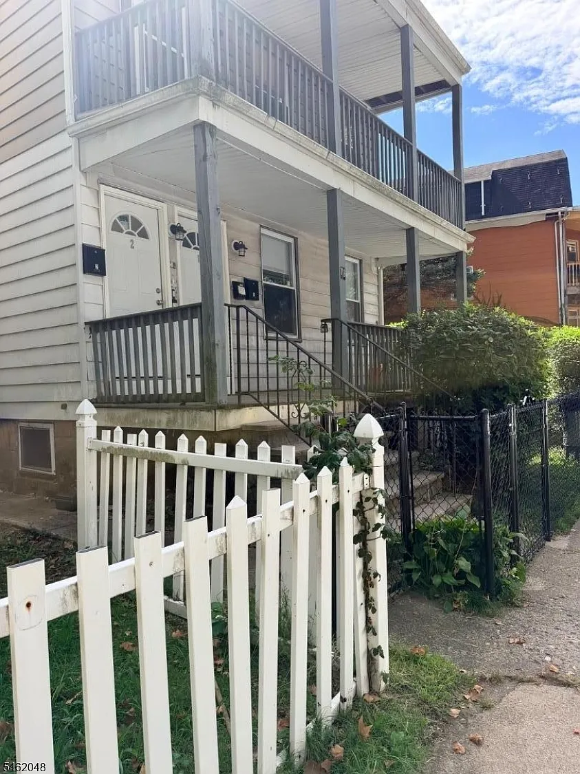78 N Park St — Photo 3