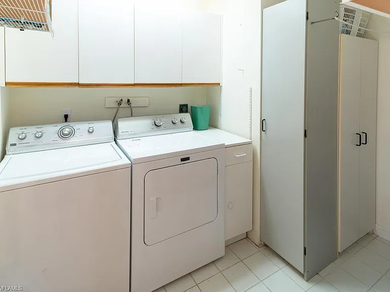 2462 Hidden Lake Dr #208 — Photo 21