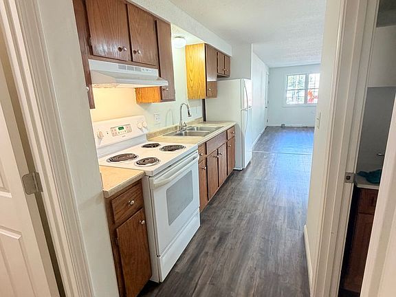 5th image of 275 Massabesic St #1E