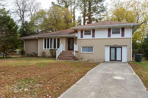 10 Warren Dr Photo 1