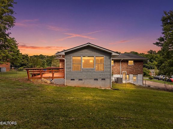 4th image of 1025 Lancewood Dr