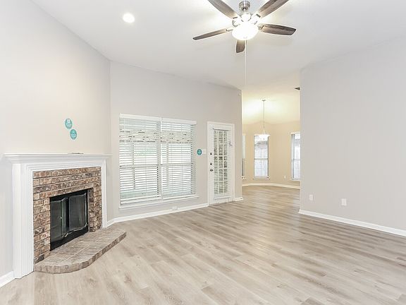 4th image of 434 Windhurst Dr