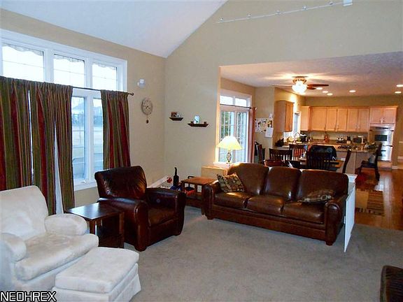 4th image of 31847 Millside Ln