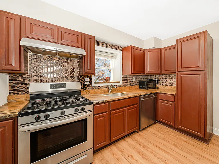 14 Milton Ct #1 — Photo 3