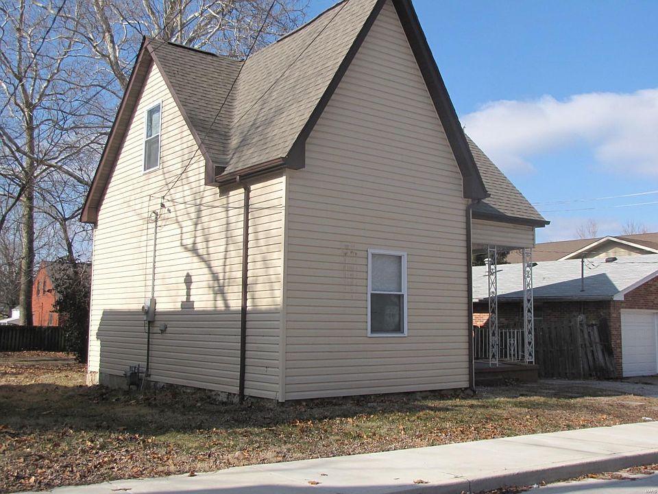 1st image of 323 N 8th St