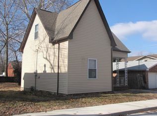 323 N 8th St, Belleville, IL 62220