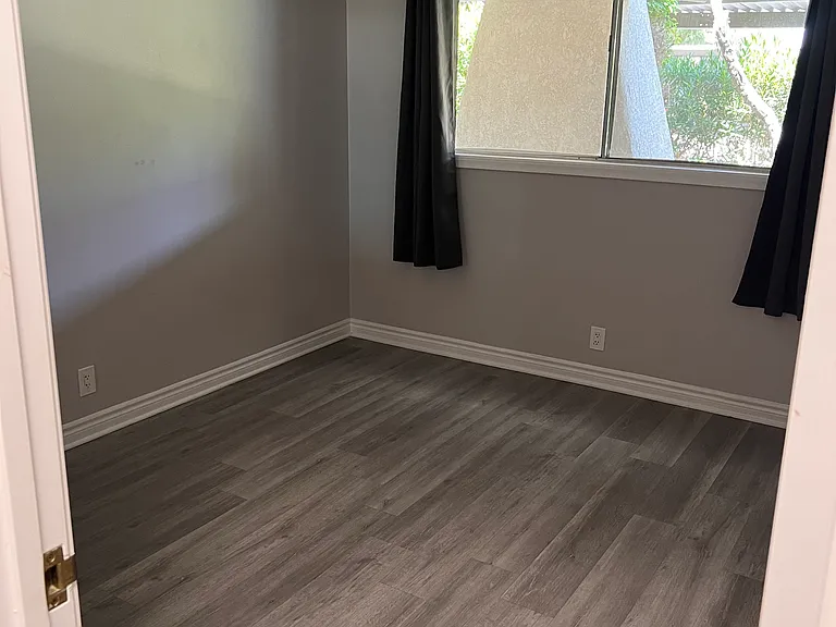 470 N Villa Ct — Photo 6