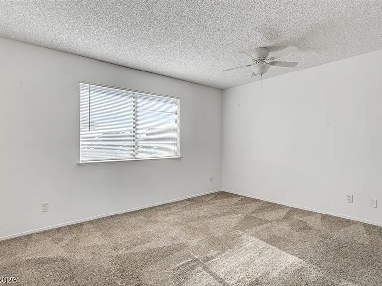 707 Honeybee Ct — Photo 24