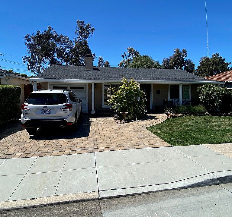 2nd image of 4028 Martin Dr