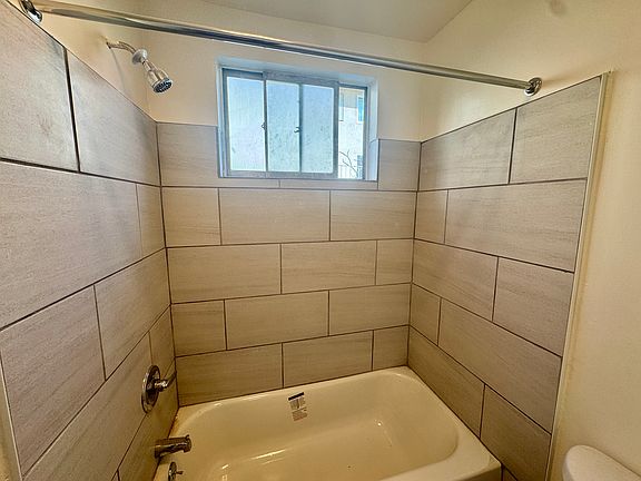 3rd image of 1300 N Laurel Ave #12L