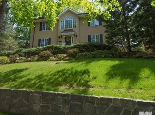 76 Bay Driveway, Manhasset, NY 11030