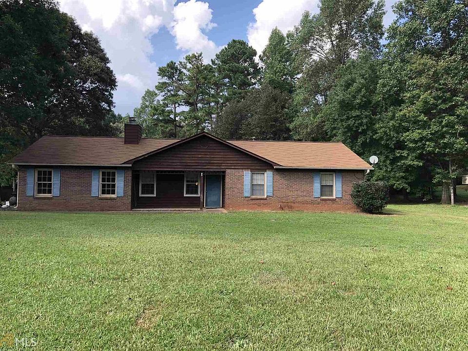 2nd image of 140 Saddleview Ln