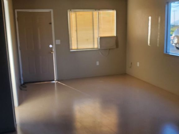 5th image of 668 Anchor Ave APT A