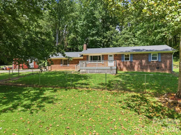 339 Indian Hills Loop #16, Waynesville, NC 28786