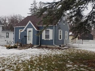 593 Grove St SW, Hutchinson, MN 55350