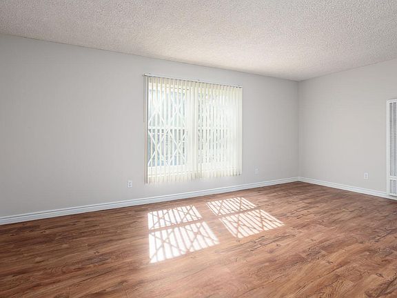 5th image of 4747 Colfax Ave #1