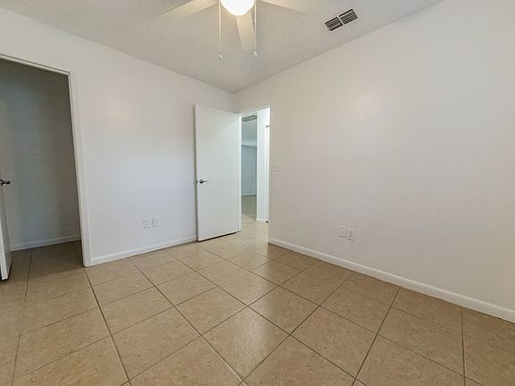 5th image of 2218 Leo Dr APT B