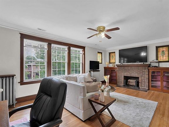 5th image of 3666 Dover Pl