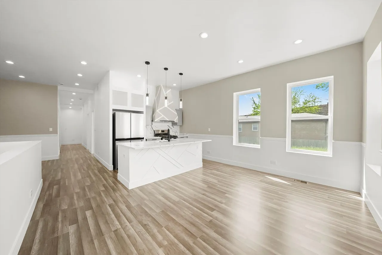 831 N Lawndale Ave — Photo 3