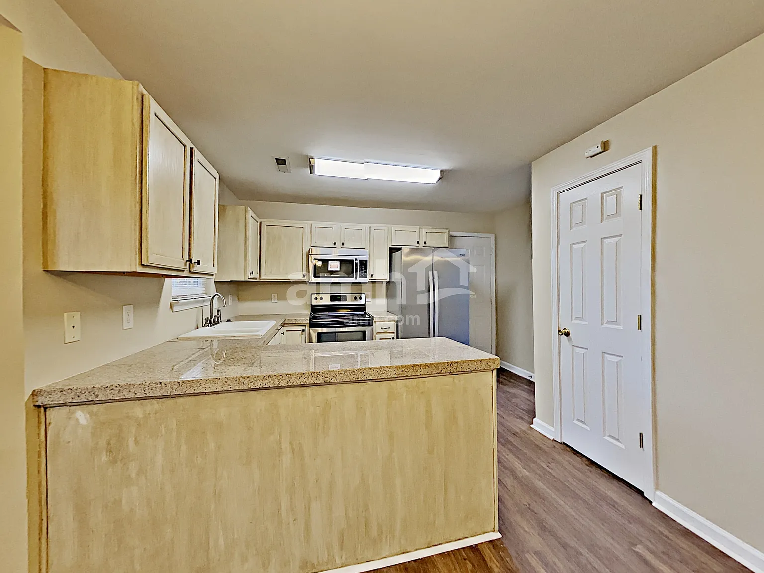 4 bed, 2.5 bath, 2620 sqft, $2,695 — Photo 3