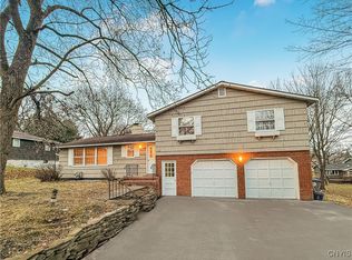 7647 Farmington Rd, Manlius, NY 13104