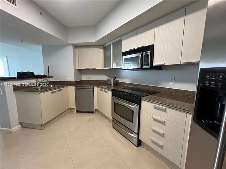 16699 Collins Ave #CU-1202 — Photo 5