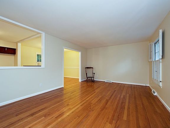4th image of 7018 Edenbridge Ln