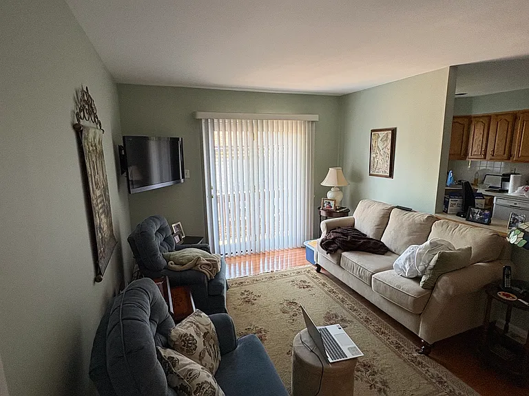 502 Westbourne Dr #4 — Photo 7