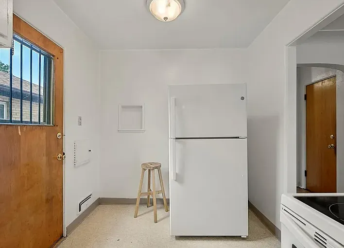 1708 S Sherman St — Photo 8