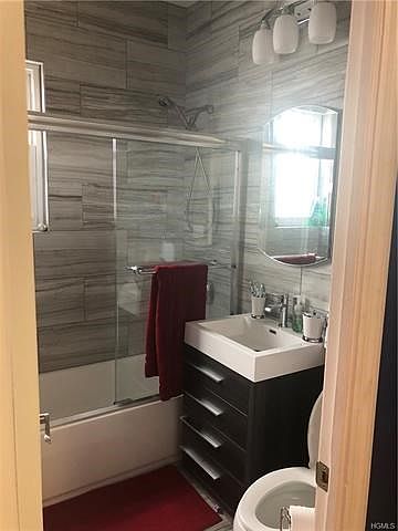Apt 3 Bathroom